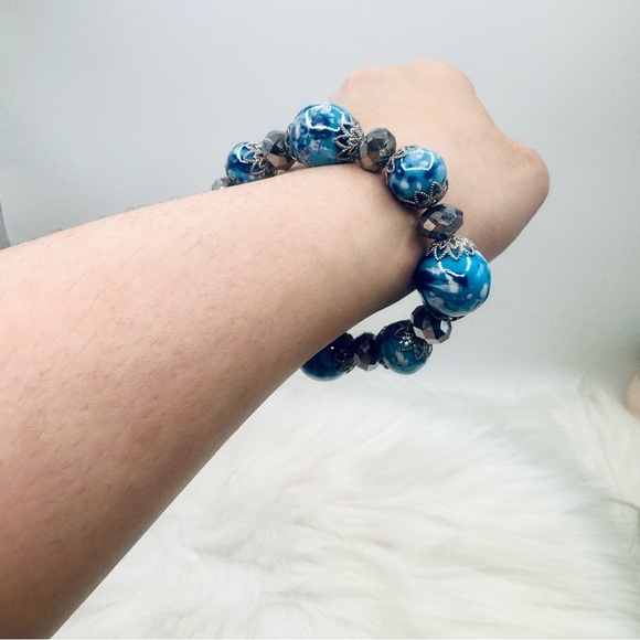 Large Beads Blue Statement Beaded Bracelet - Picture 3 of 5